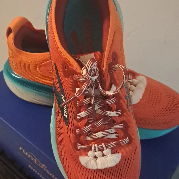 NEW, Brooks, Adrenaline GTS 25, RunDisney, Moana, Size 9.5 Medium (B) Limited Ed - Picture 4 of 10
